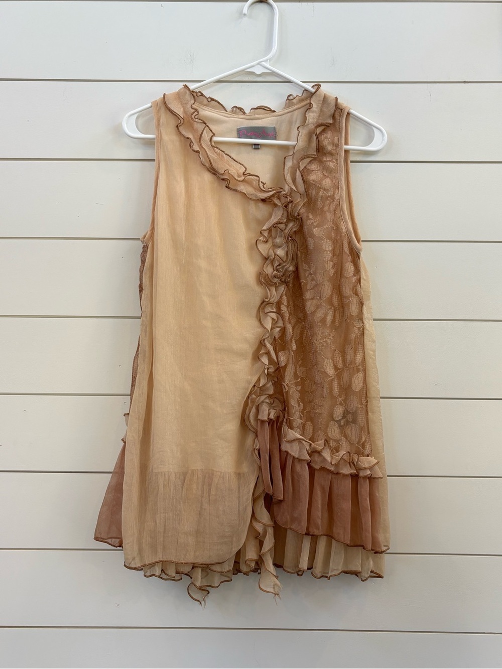 Pretty Angel Sleeveless Layered Ruffle Blouse - Picture 3 of 9